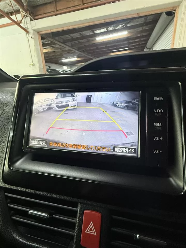 2015 Toyota Esquire 8 Seater – photo 13