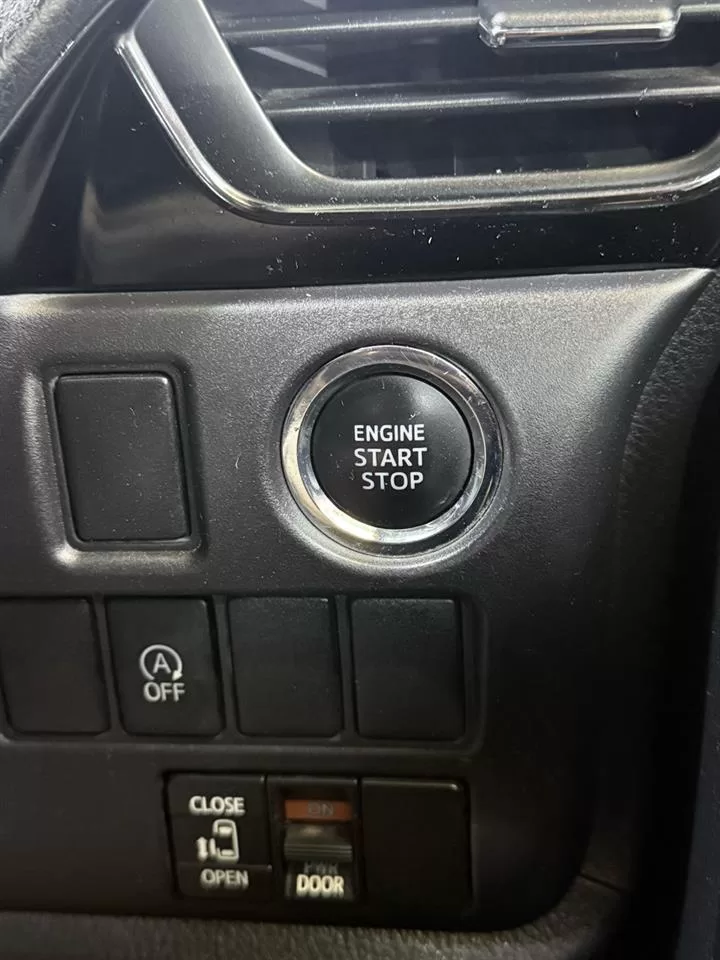 2015 Toyota Esquire 8 Seater – photo 17