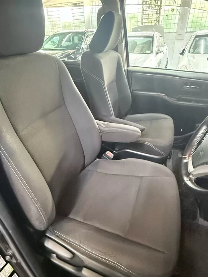 2015 Toyota Esquire 8 Seater – photo 9